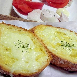 フランスパンのチーズトースト